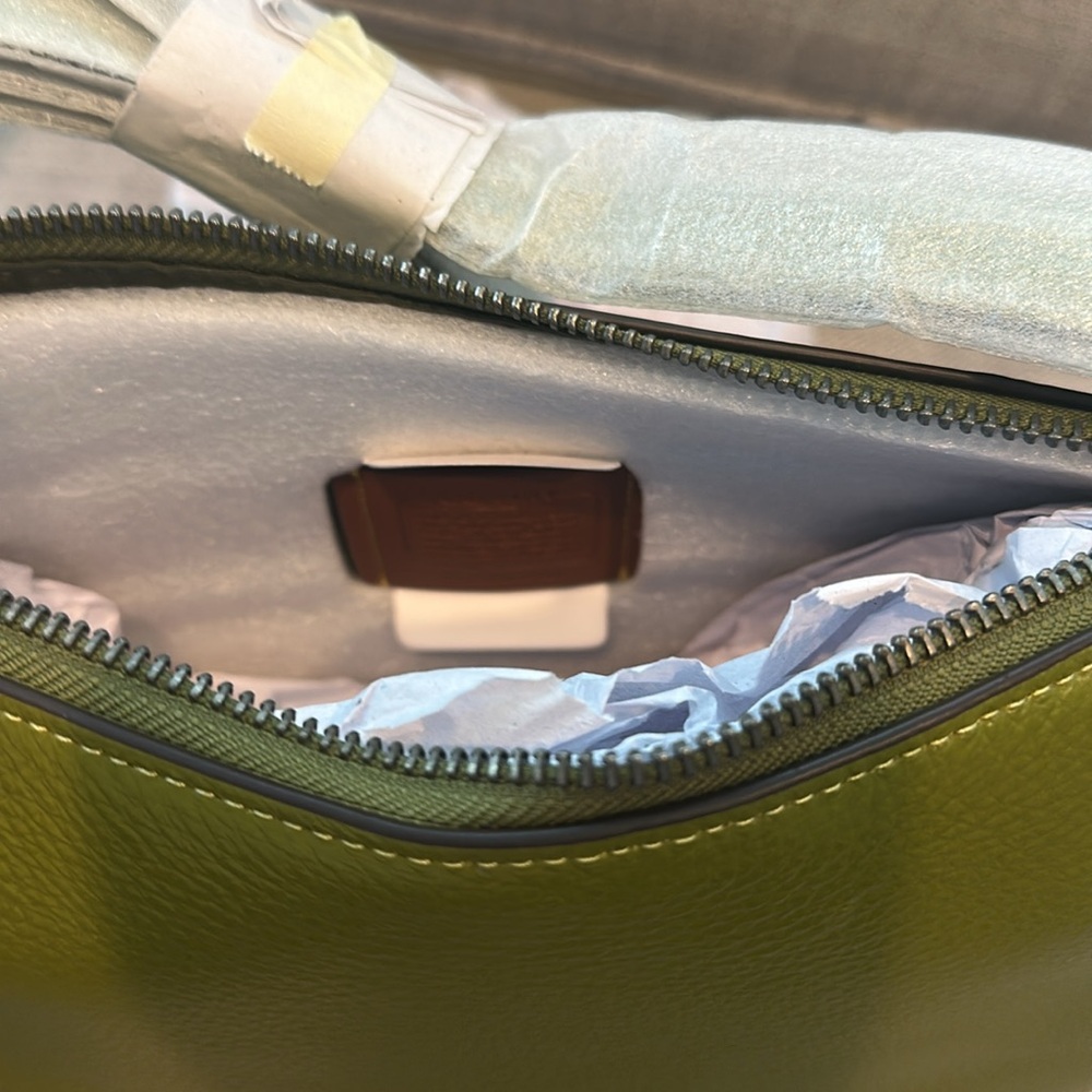 NEW- Coach Kailey Shoulder Bag Qb/bright olive - Picture 13 of 14